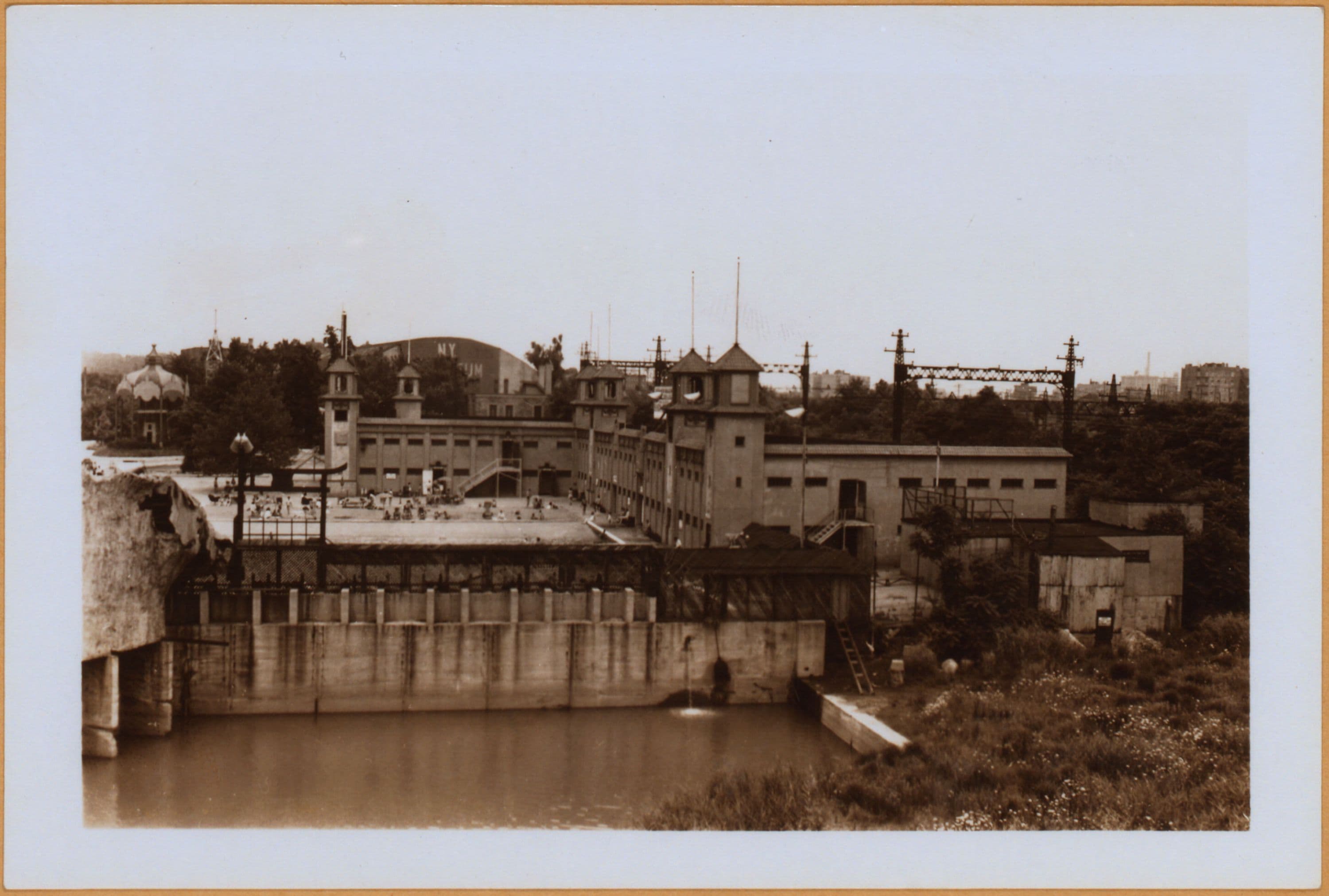Bronx: Starlight Amusement Park.
