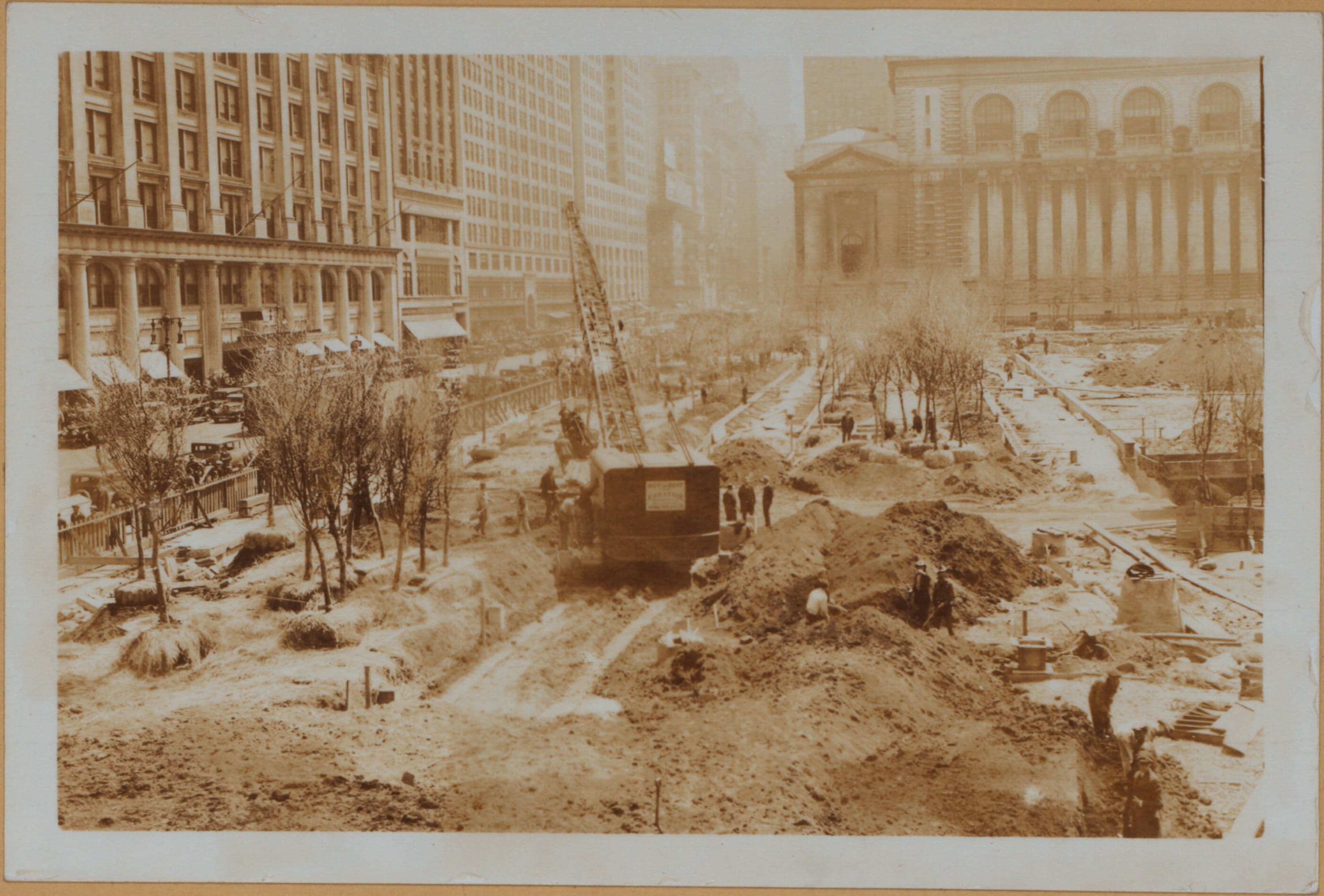 Manhattan: 42nd Street - Bryant Park