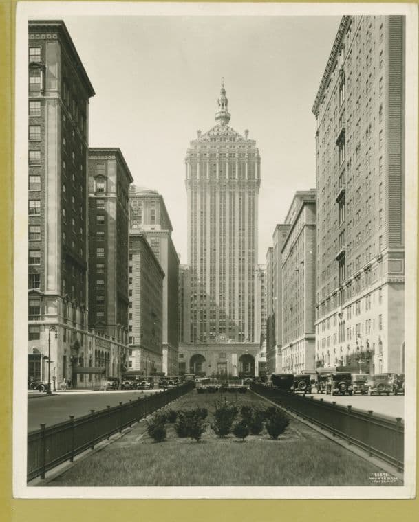 Park Avenue - 50th Street looking south