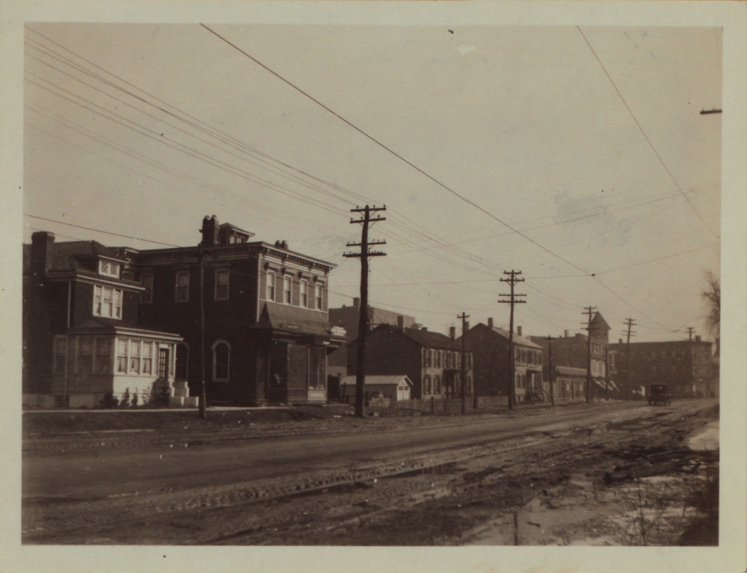 Queens: Queens Boulevard - Van Loon Street