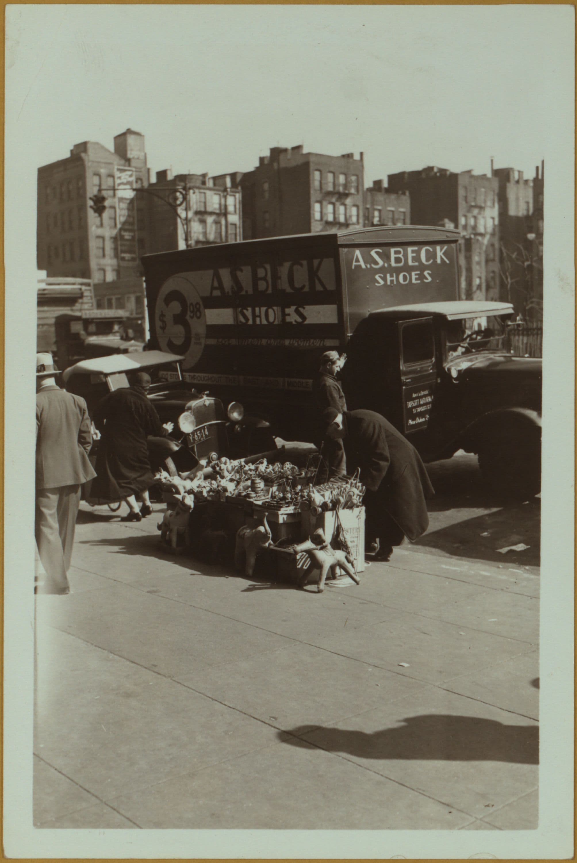 Occupations - Peddlers - Toys.