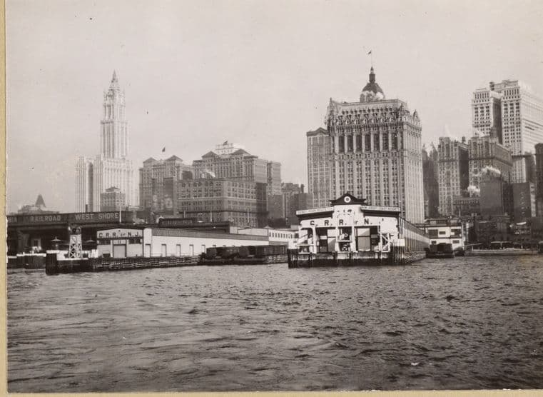 North (Hudson) River - River scenes - Lower Manhattan skyline - [Adams Express Building - Bankers Trust Company - Equitable Trust Company - Singer Manufacturing Company - West Street Building - Woolworth Building - Municipal Building - Hudson Railroad Terminal - Bank of Manhattan - City Bank-Farmers Trust Company - Downtown Athletic Club - Irving Trust Company.]