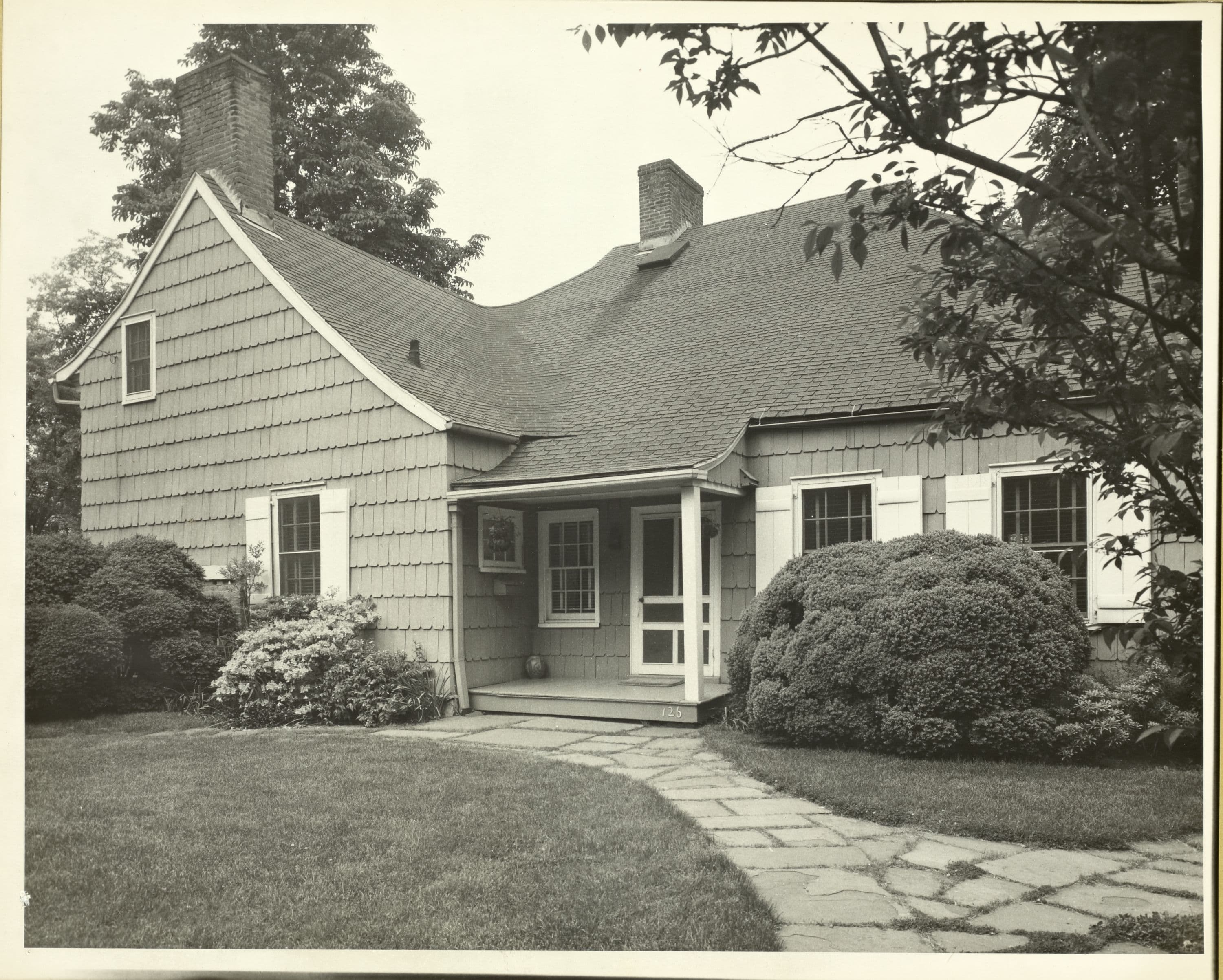 Queens: West Drive - Alston Place