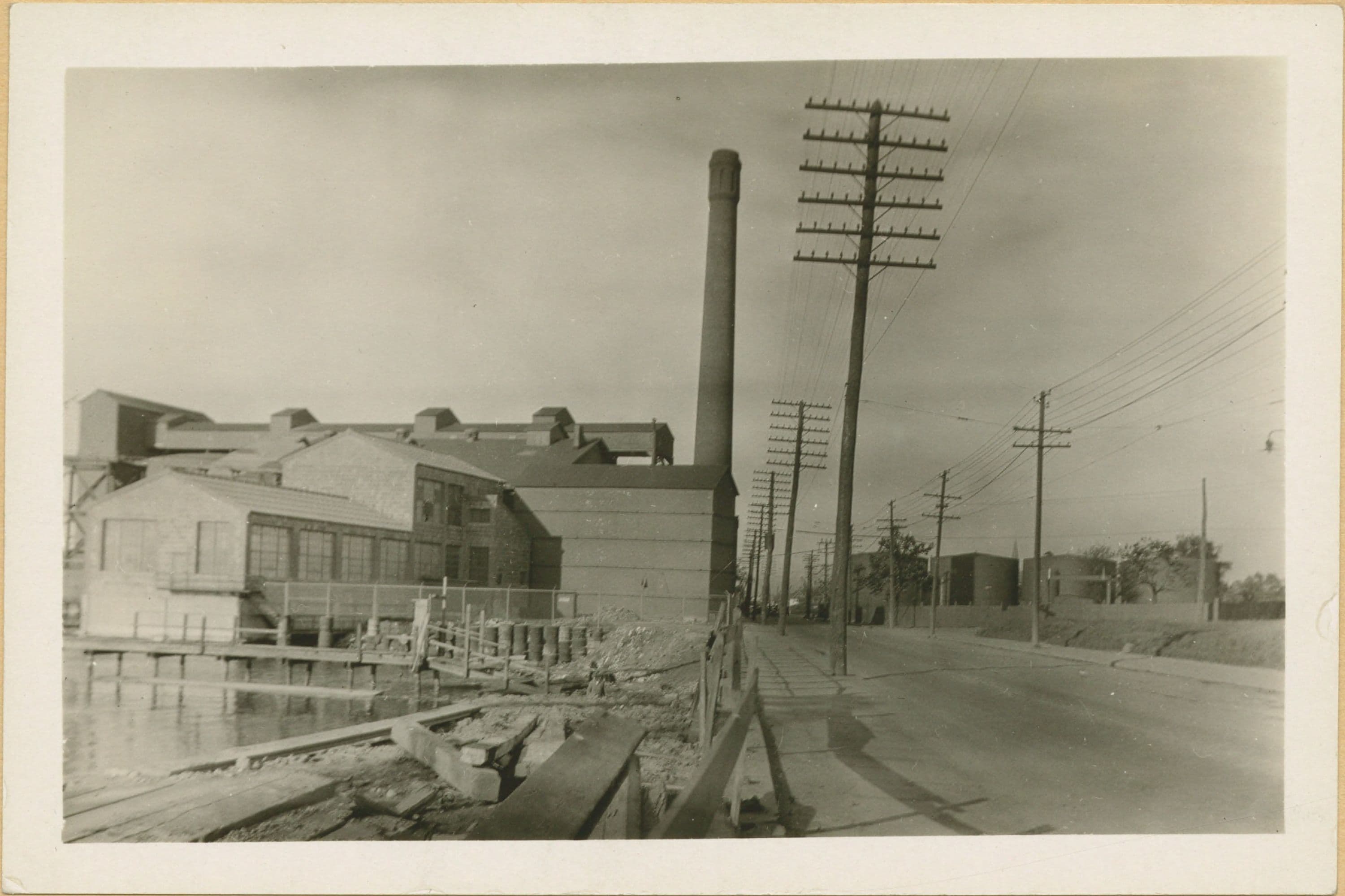 Richmond: Richmond Terrace - Newark Avenue