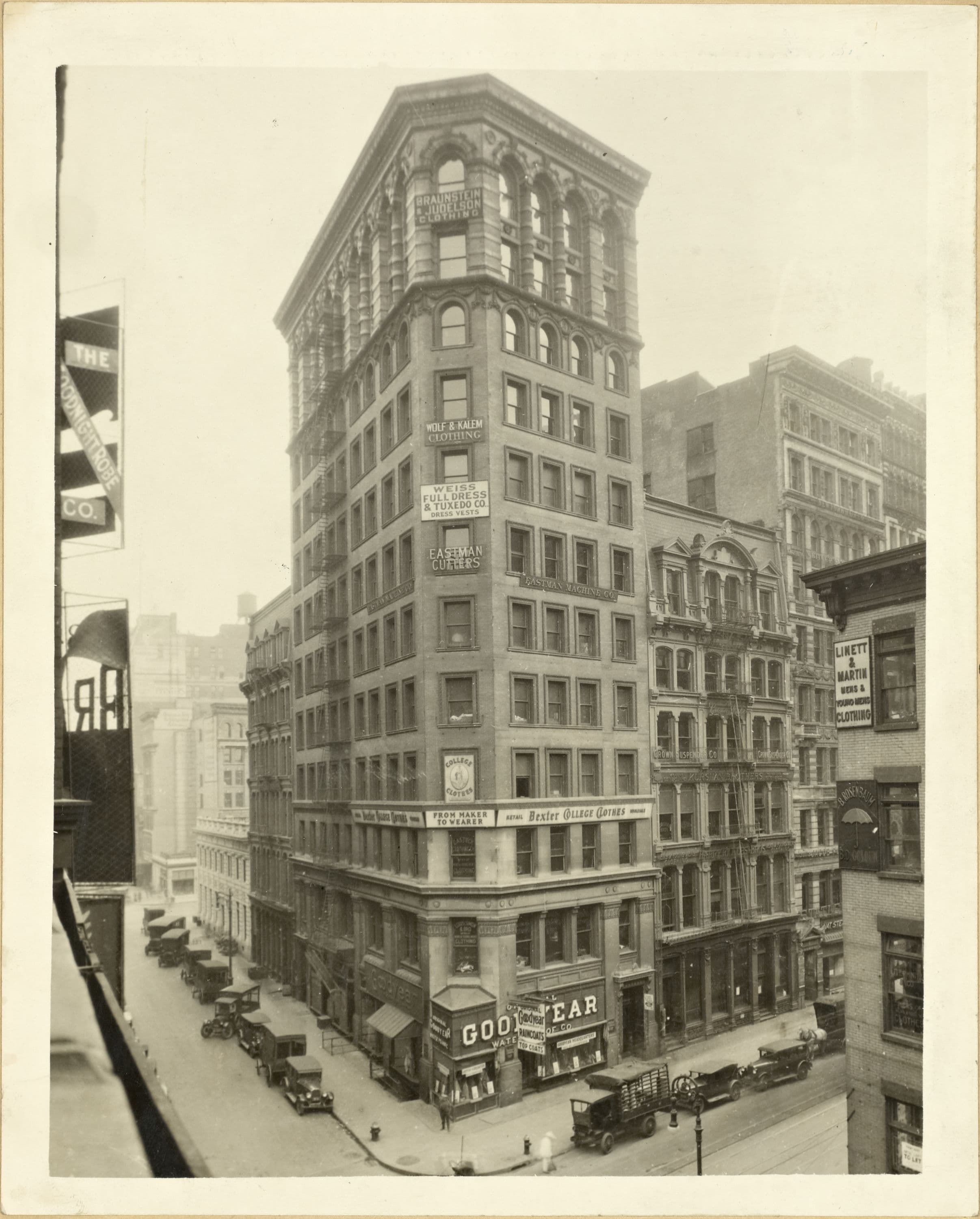 Manhattan: 13th Street - Broadway