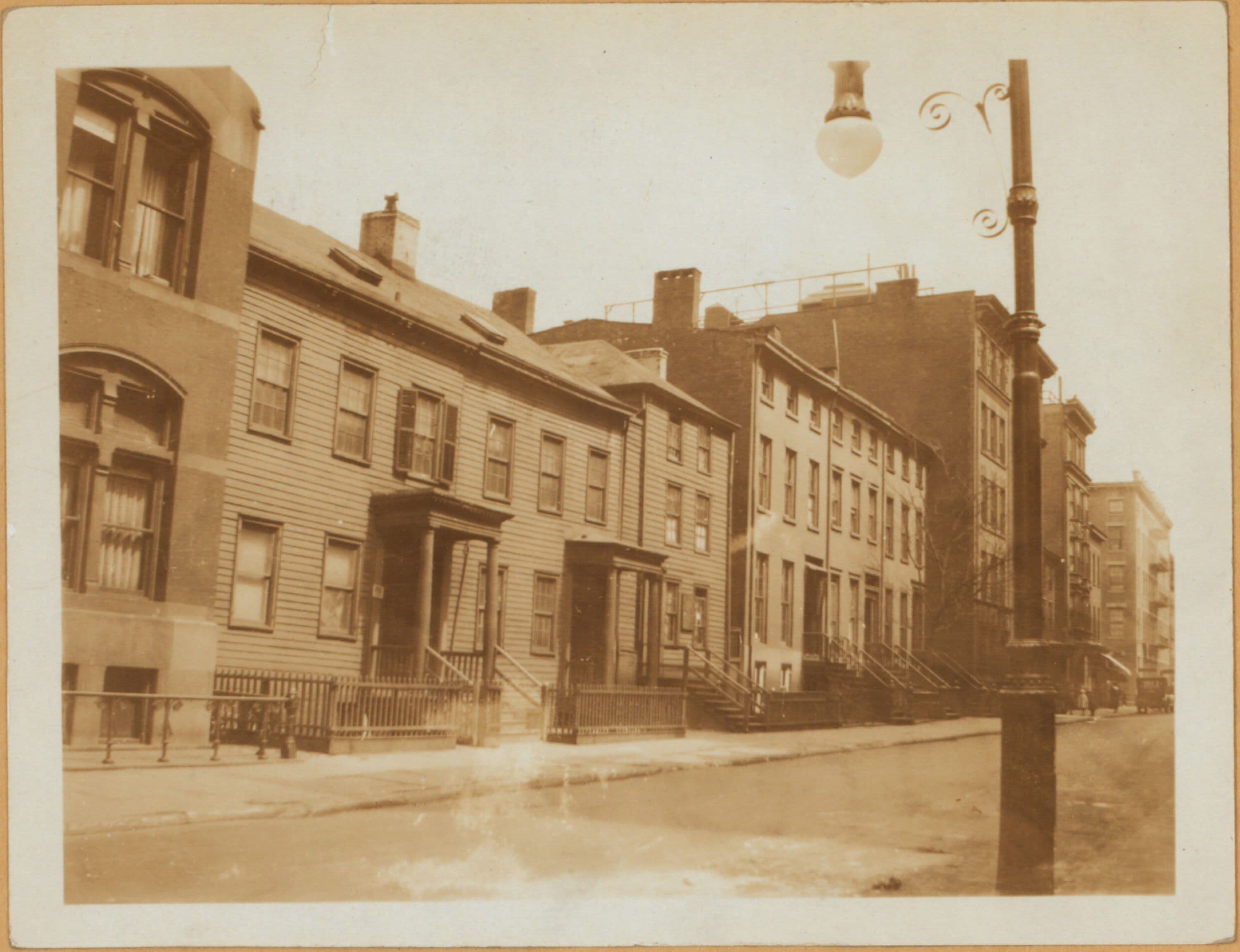 Brooklyn: Pineapple Street - Hicks Street