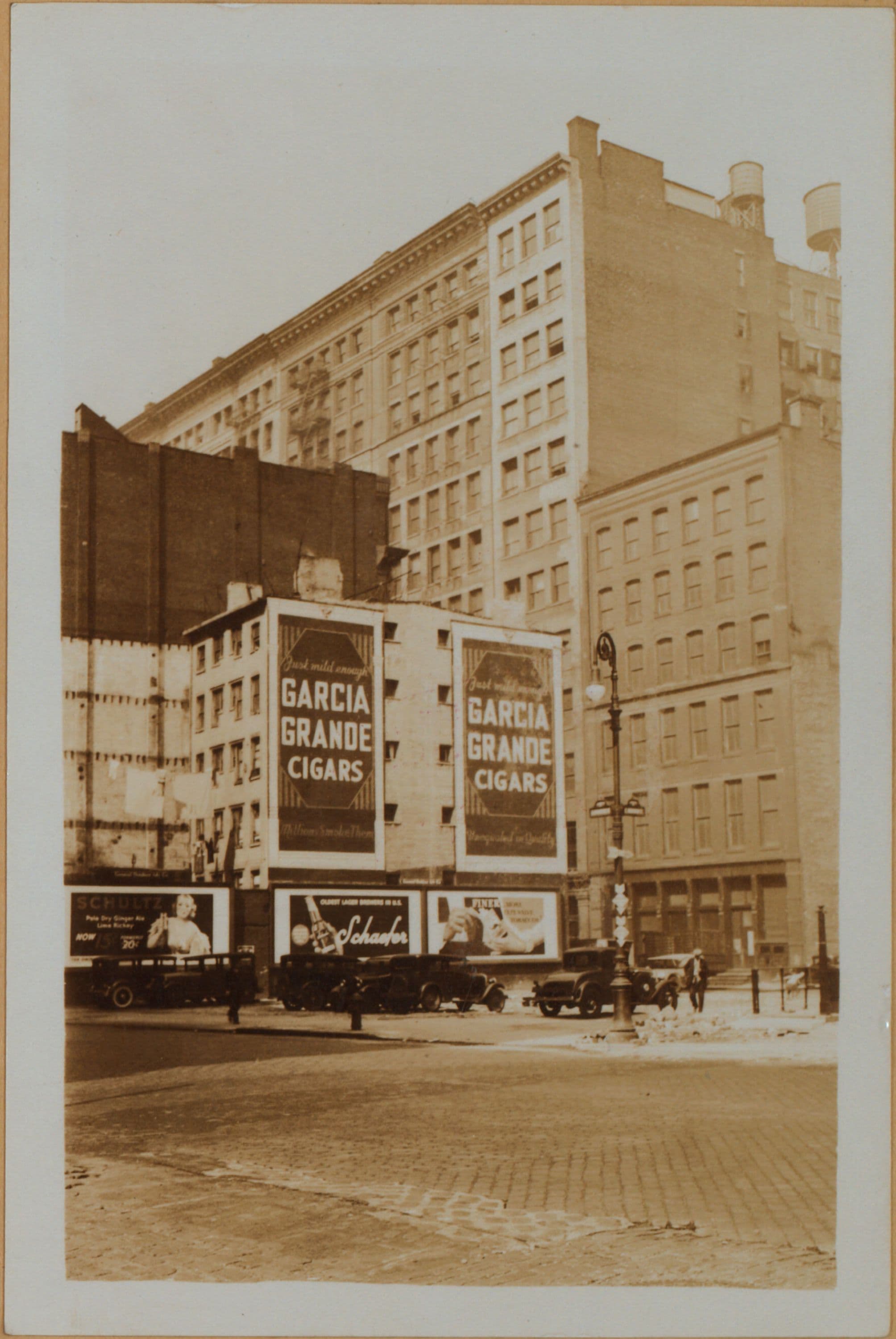 Manhattan: Houston Street (East) - Crosby Street