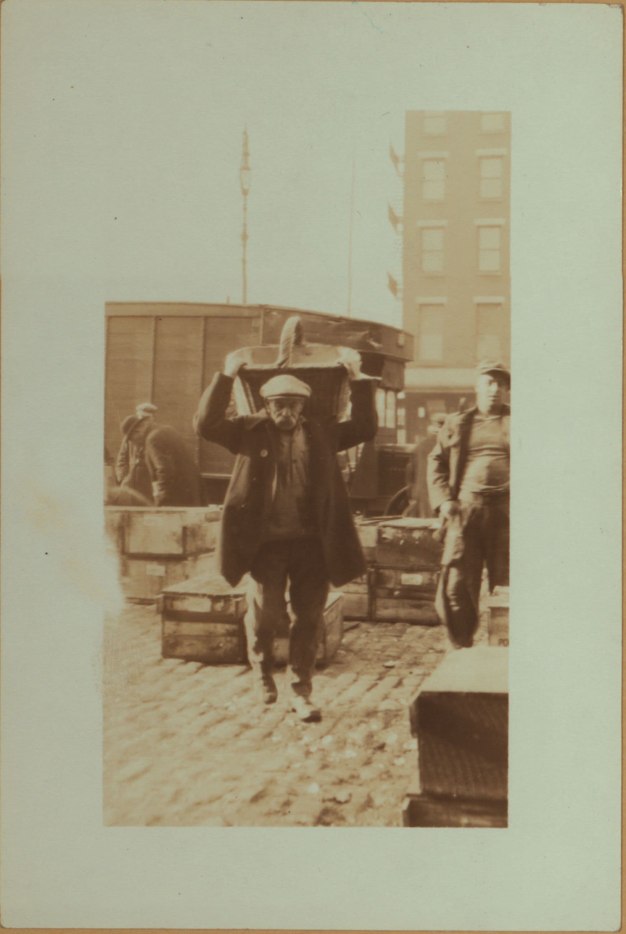 Fulton fish market - [Dealers at South Street and Peck Slip.]