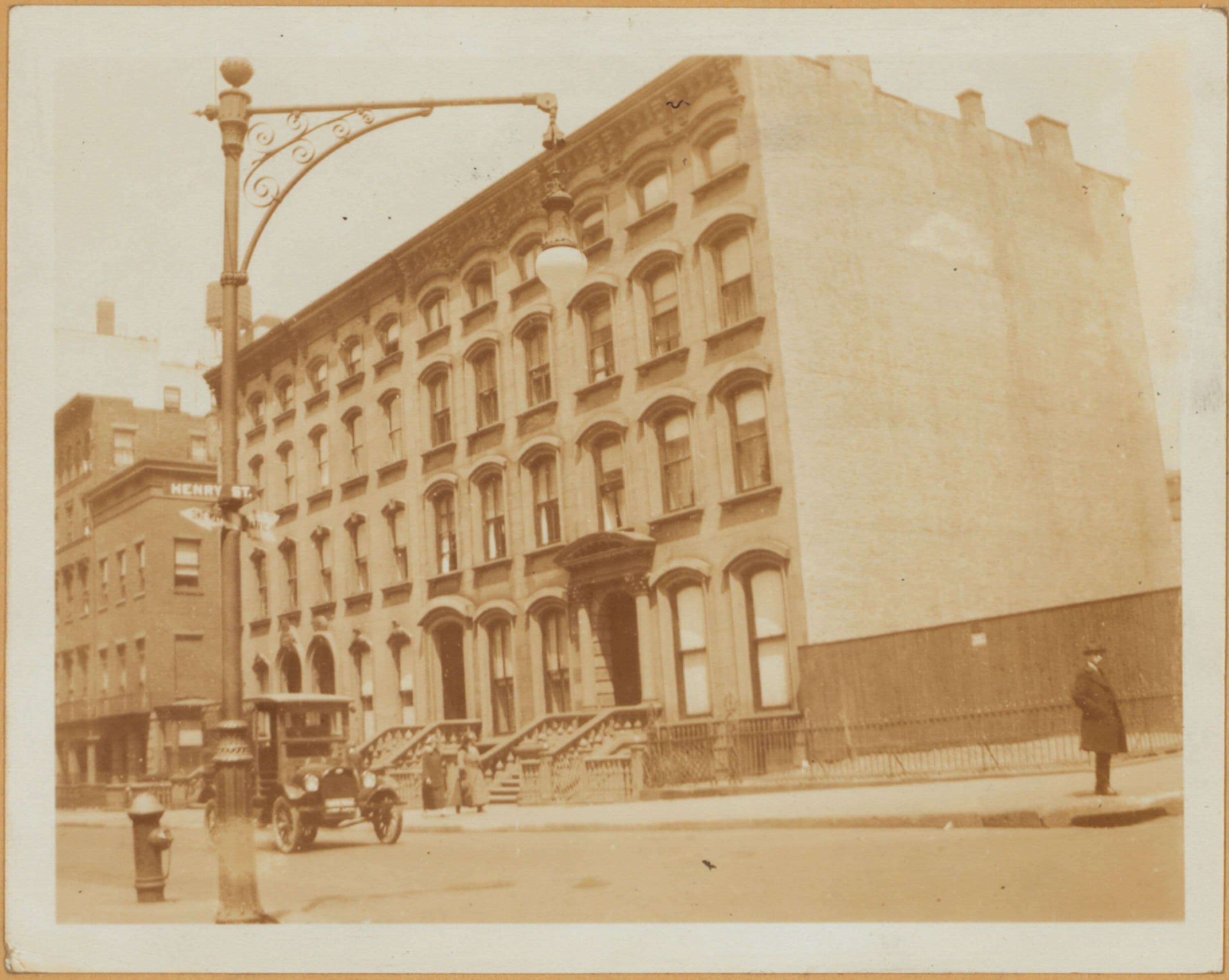 Brooklyn: Pierrepont Street - Henry Street