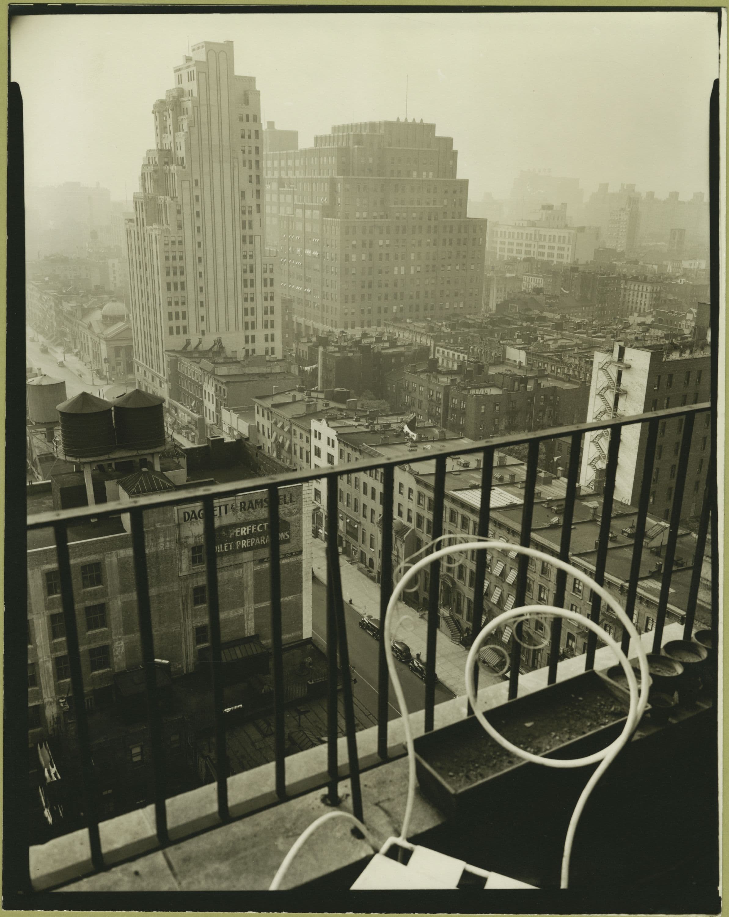 Manhattan: 14th Street (West) - Between 7th and 8th Avenues.