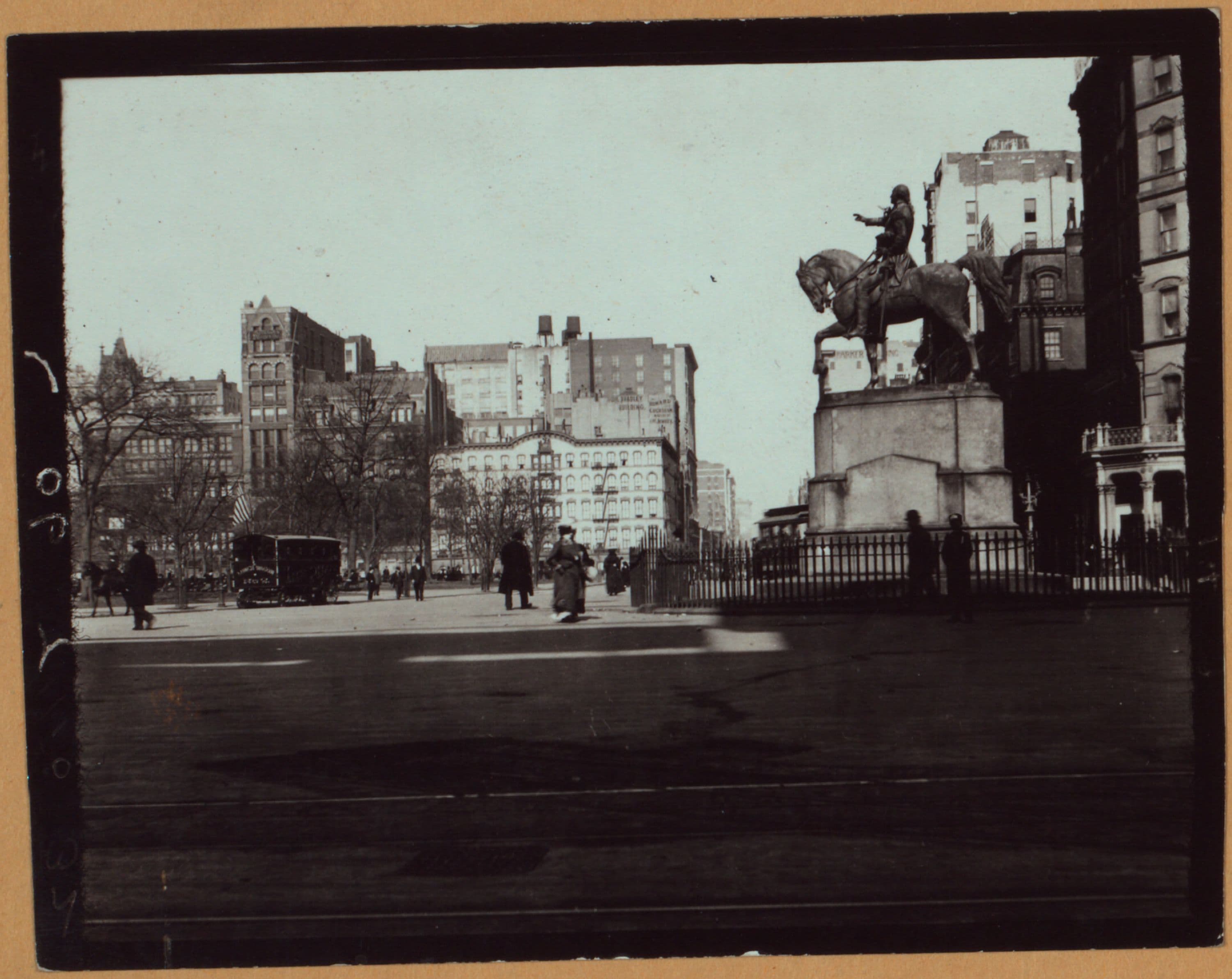 Manhattan: Union Square - 14th Street (East) - [George Washington Statue.]