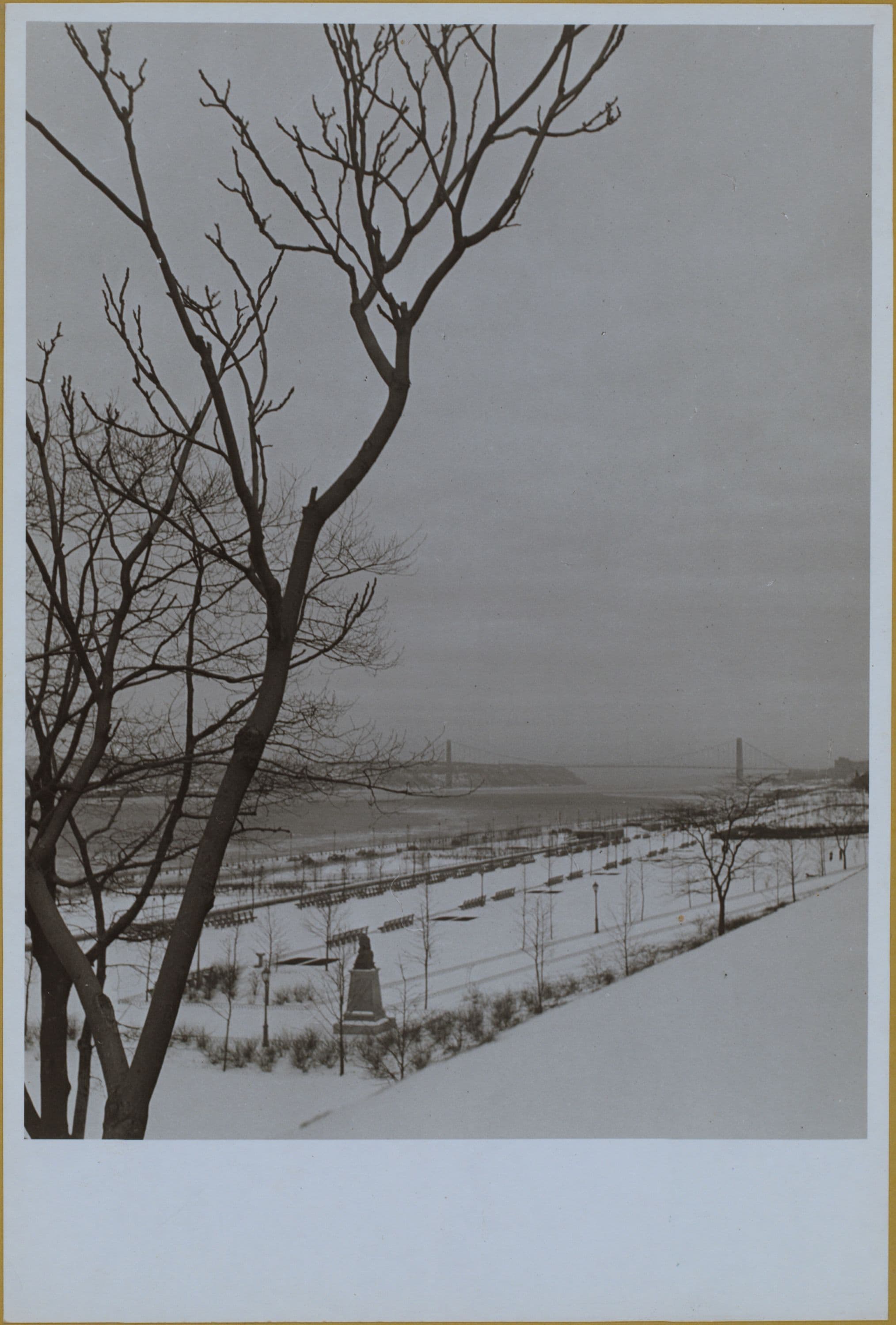 Manhattan: Fort Washington Park - [George Washington Bridge.]