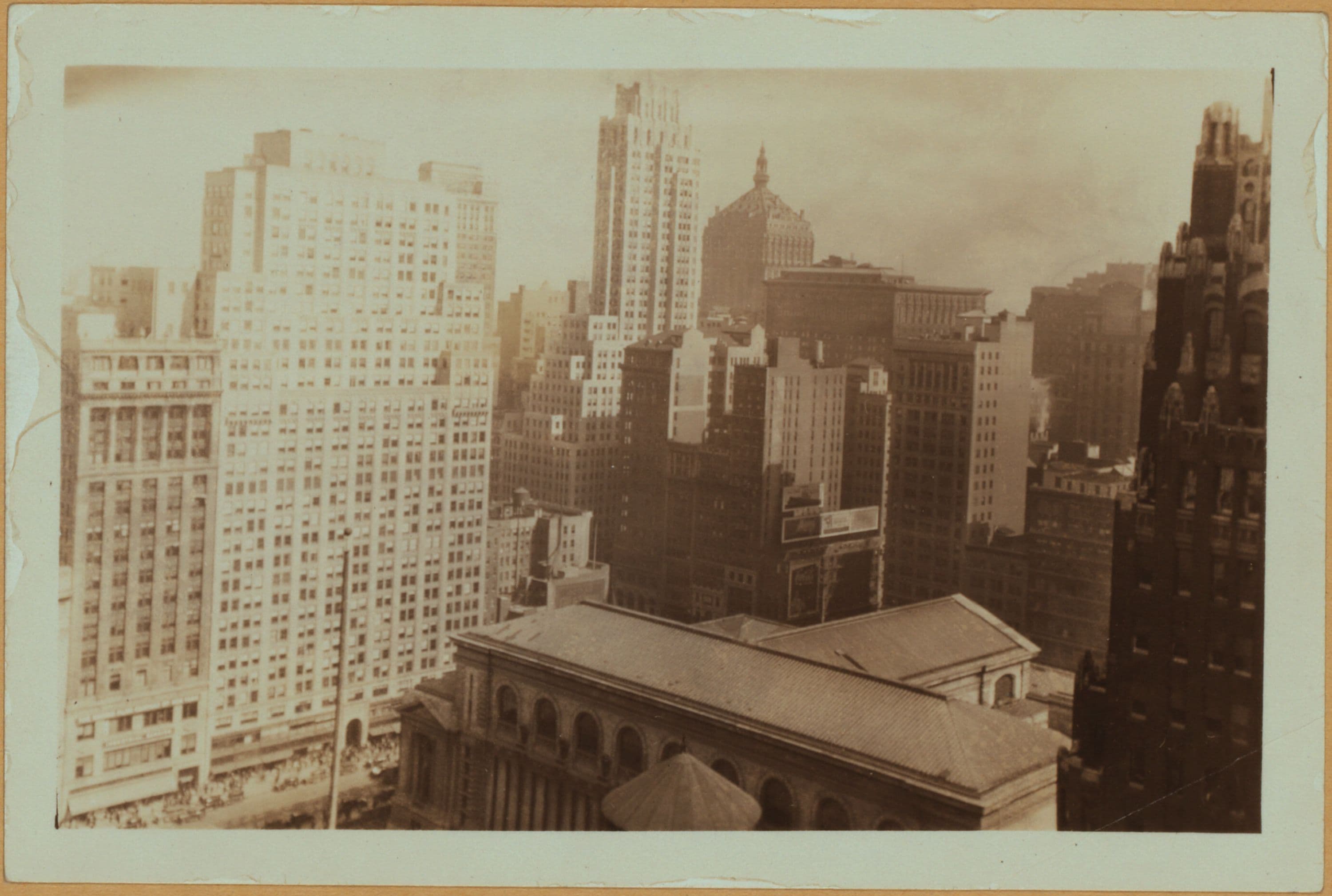 General view - [Manhattan - 39th Street (West) - 6th Avenue (Northeast).]