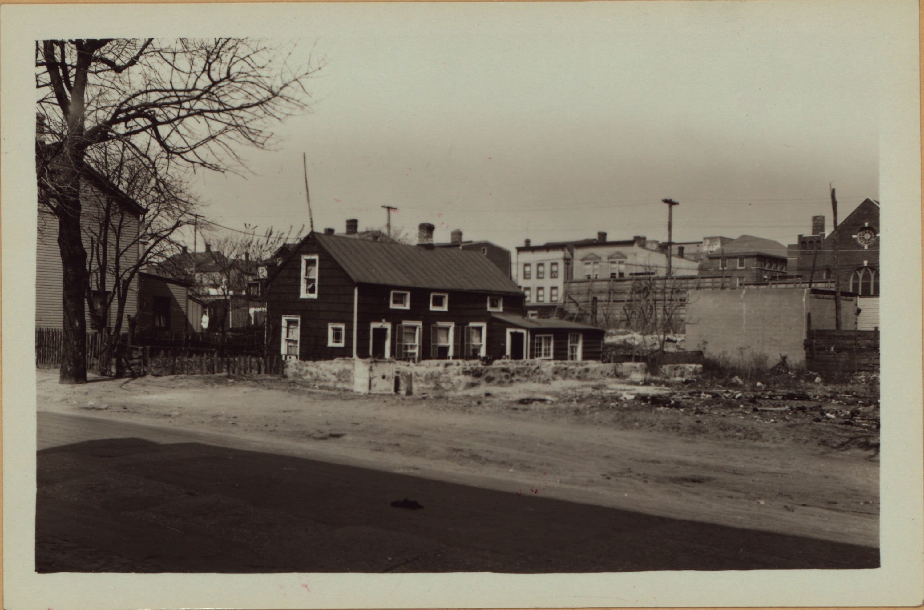 Queens: 159th Street - South Road