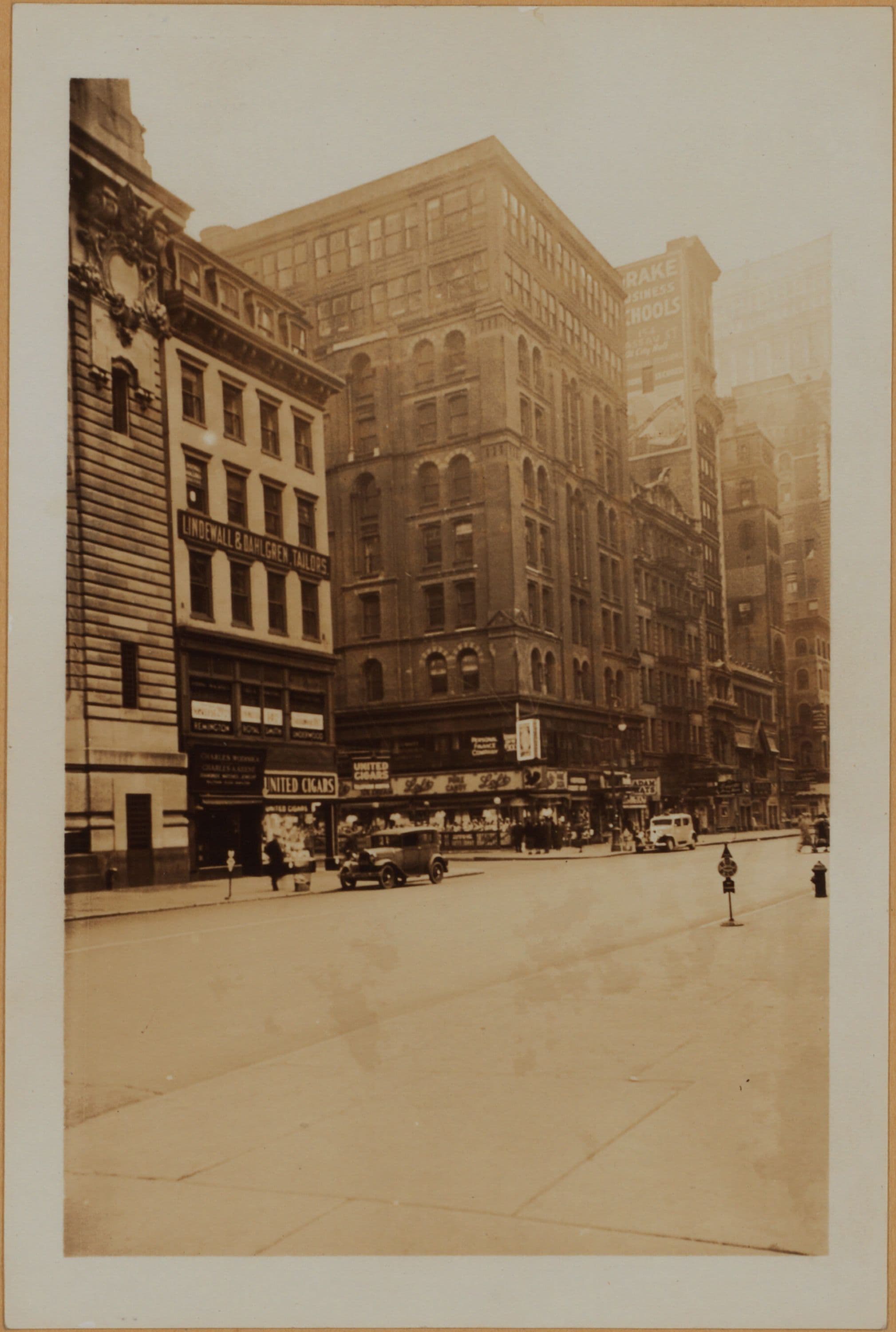 Manhattan: Broadway - John Street