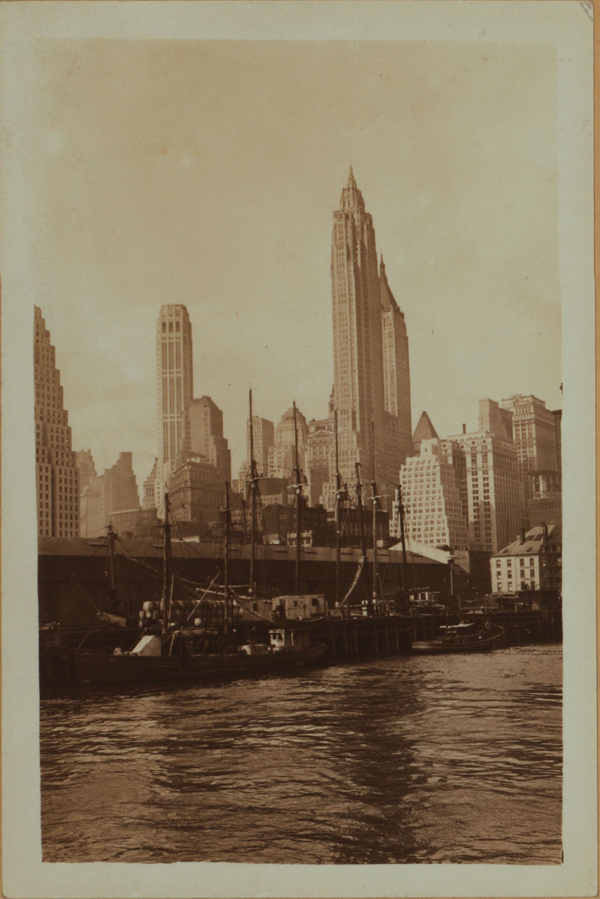 East River - Piers 16-17 - Manhattan - South Street - [City Bank-Farmers Trust Company ; Farmer's Loan and Trust Company.]
