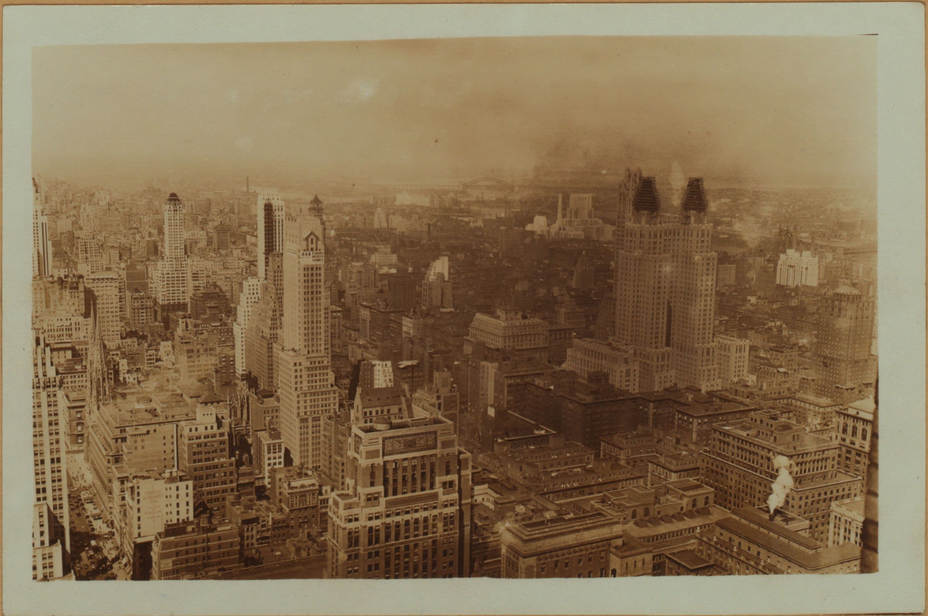 General View - Manhattan - 42nd Street - 5th Avenue.