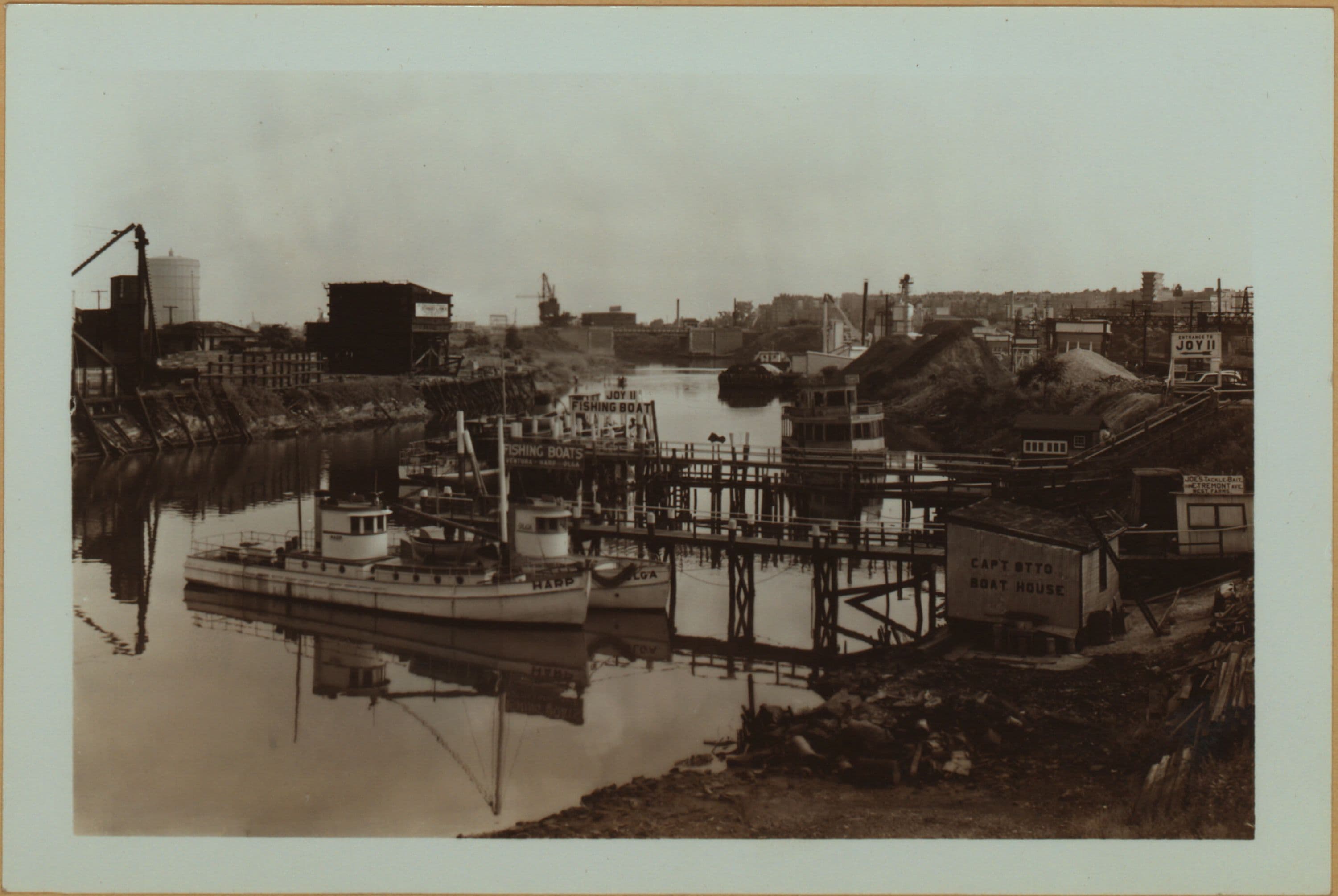 Bronx River - Westchester Avenue Bridge - [Bronx: Westchester Avenue ; 1145 Bronx River Avenue - Tremont Coal Company.], 1938–1940