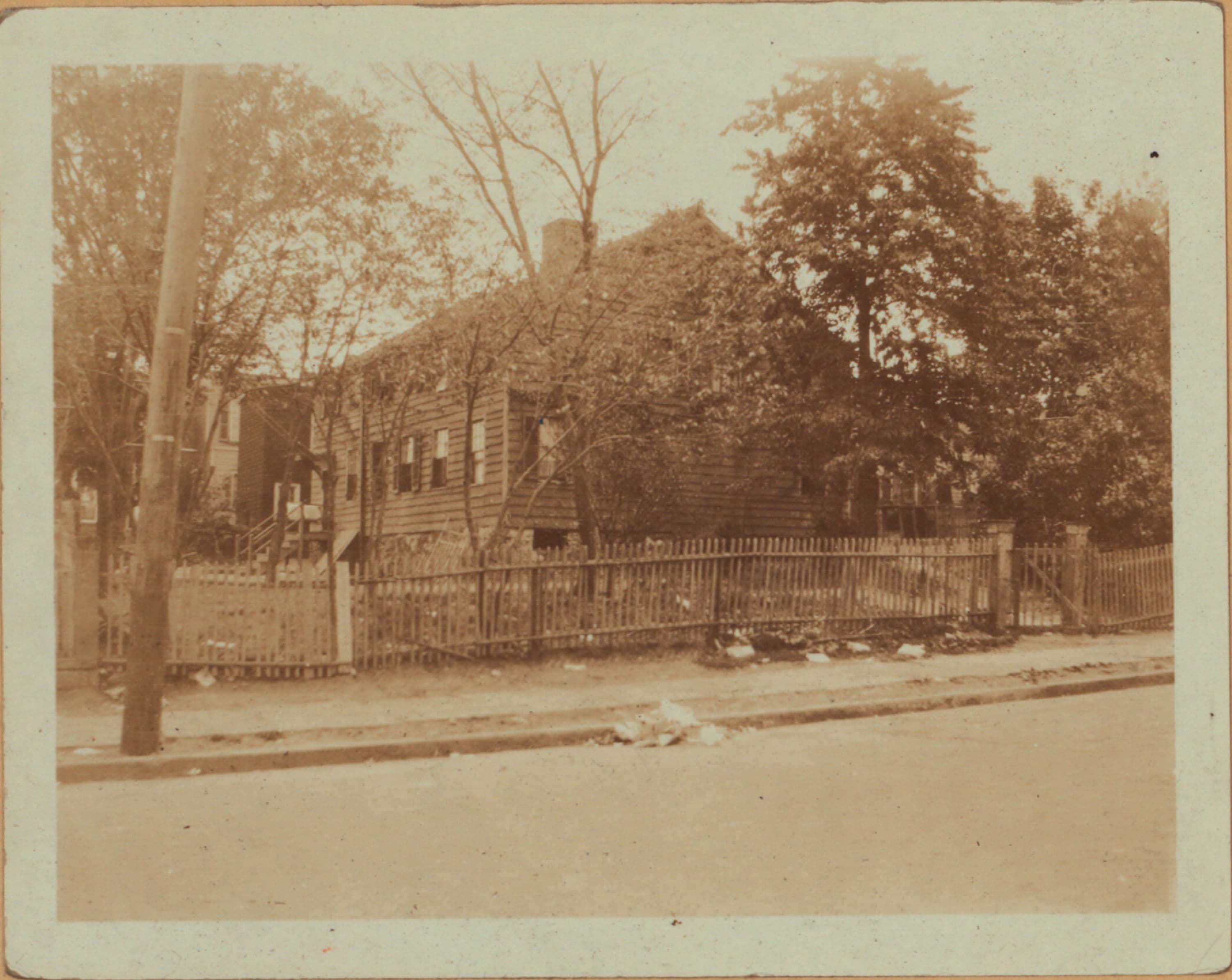 Queens: 30th Street - 13th Avenue