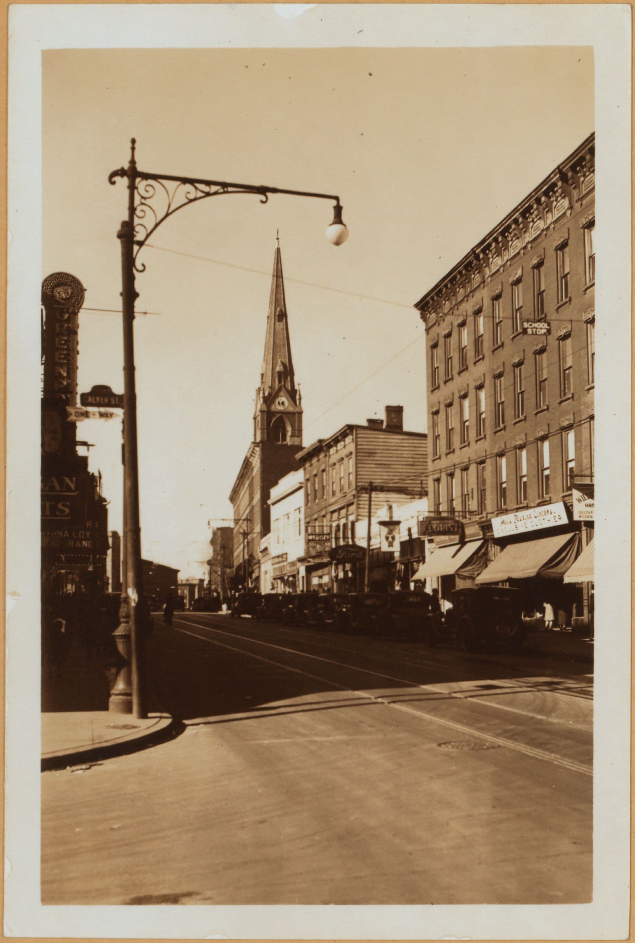 Brooklyn: Manhattan Avenue - Calyer Street