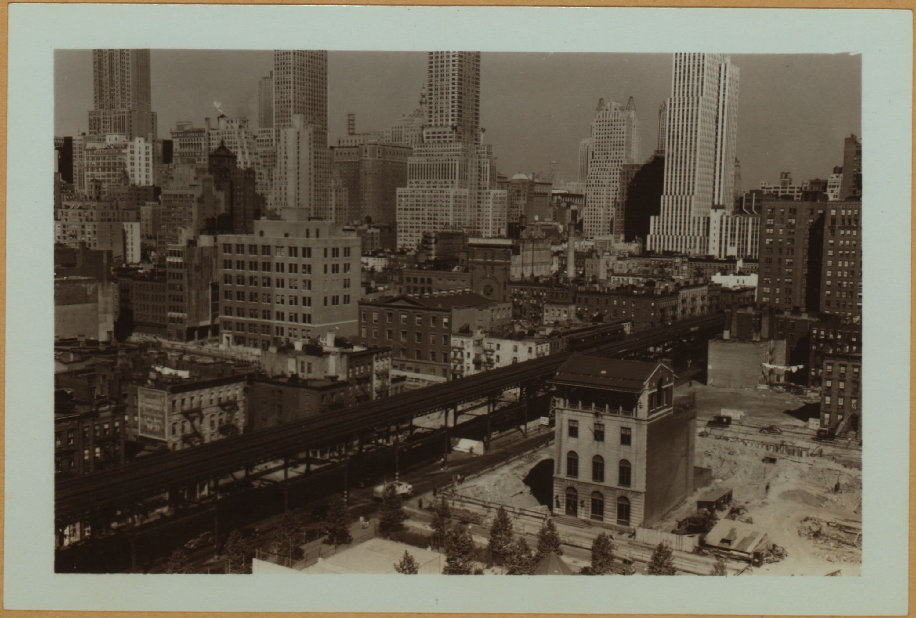 General view - [Manhattan - 34th Street (East) - Harriet Hubbard Ayer building.]