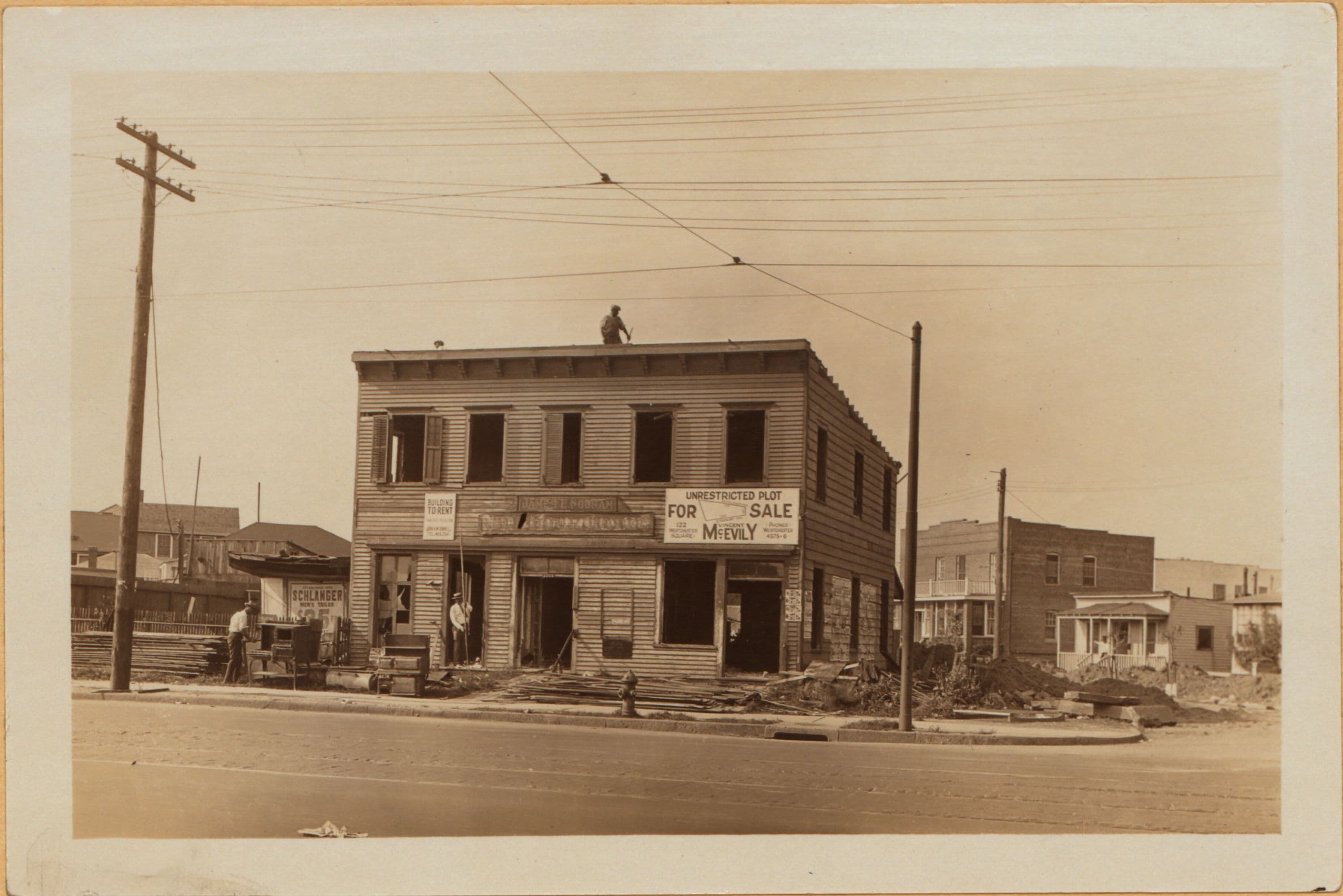 Bronx: Tremont Avenue (East - Mayflower Avenue