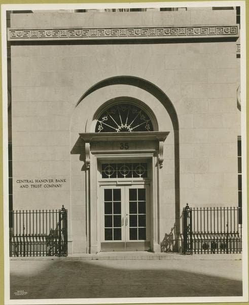 72nd Street (East) #35 - Madison Avenue - Park Avenue