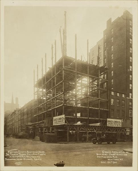 Manhattan: 5th Avenue - 10th Street, 1923