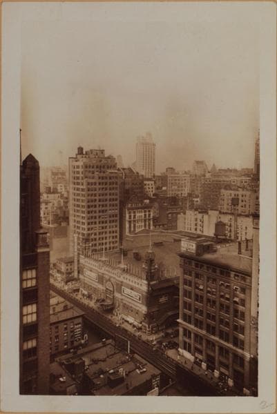 Manhattan: 6th Avenue - 42nd Street (West), 1932–1933