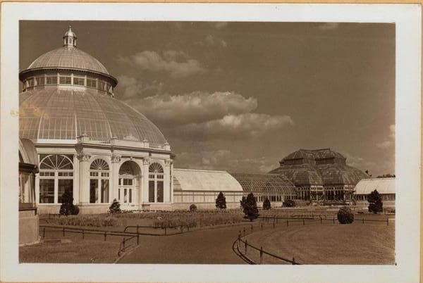 Bronx: Bronx Park - Central Dome - Botanical Garden., 1938; 1938-05-12