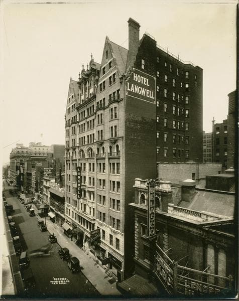 West 44th Street (Sixth Avenue - Broadway)