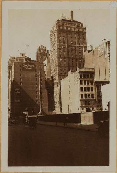 Manhattan: 5th Avenue - 39th Street, 1929–1935