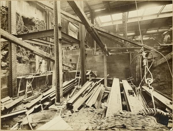 Manhattan: 5th Avenue at 43rd St., 1916-01-27