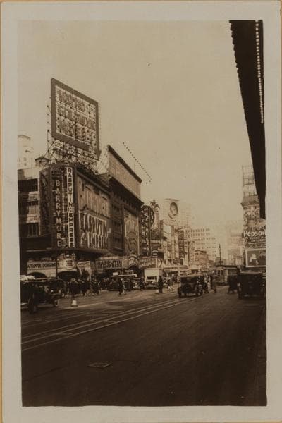 Manhattan: Broadway - 45th Street, 1933