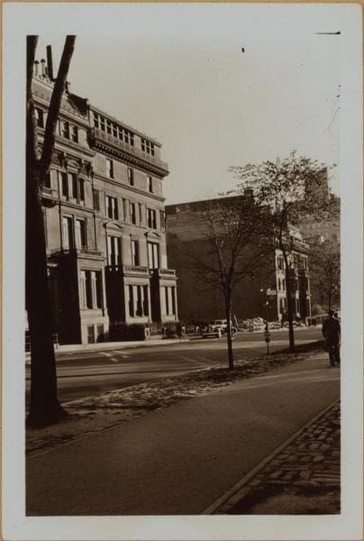 Manhattan: 5th Avenue - 69th Street, 1939