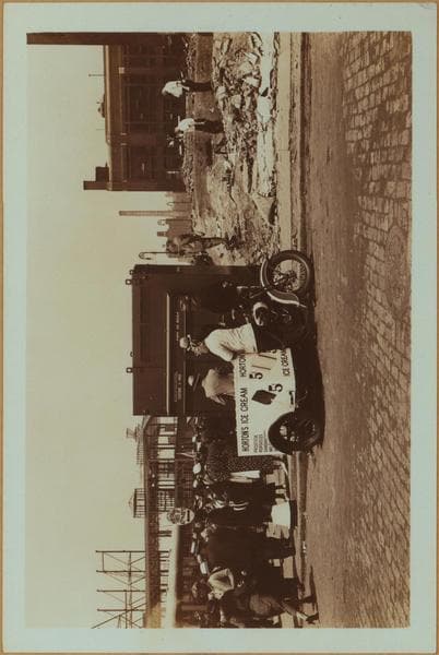 Occupations - Peddlers - Food - Refreshment vendors - Ice cream., 1934–1935