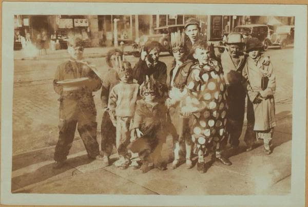 Thanksgiving ragamuffins, No.37-39., 1933