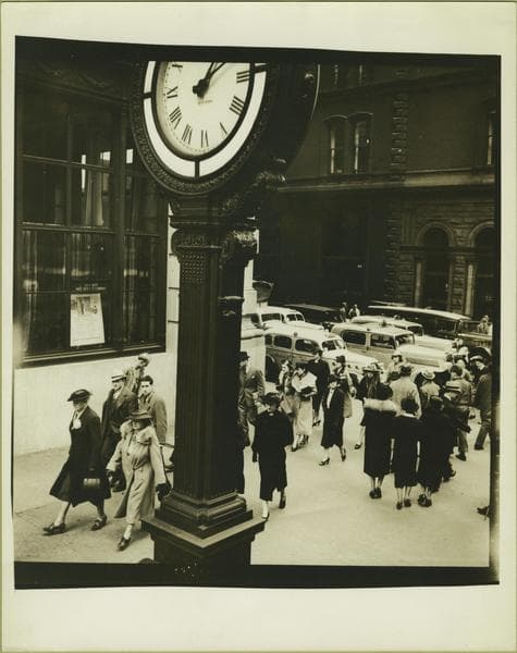 Manhattan: 5th Avenue - 44th Street., 1938