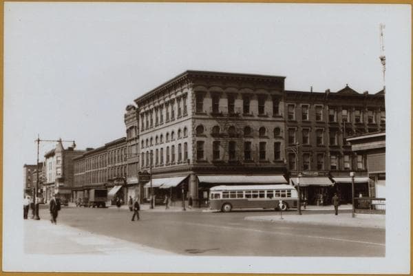 Brooklyn: Bedford Avenue - Fulton Street, 1942