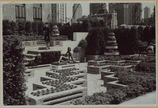 Manhattan: Rockefeller Plaza - 50th Street (West), 1930