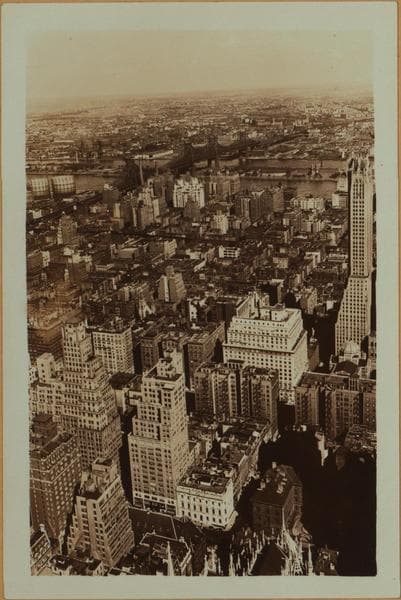 General view - Between 5th and 6th Avenues - East., 1933