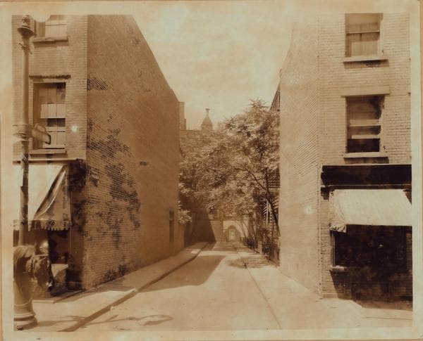 Manhattan: Patchin Place - 10th Street, 1925