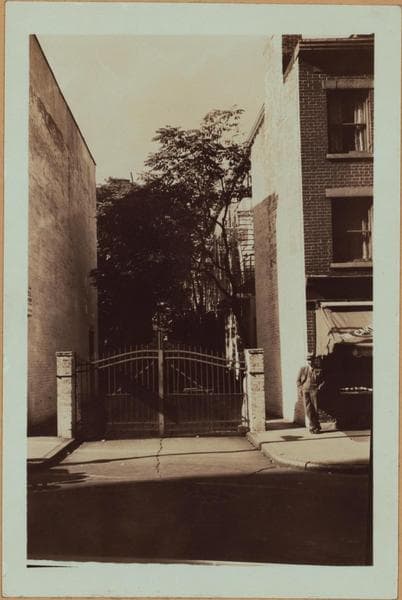Manhattan: Patchin Place - 10th Street (West), 1927–1937