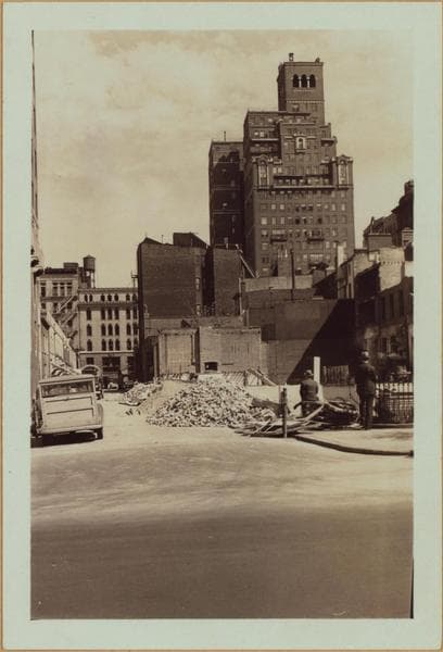 Manhattan: Washington Mews - 5th Avenue, 1933–1939