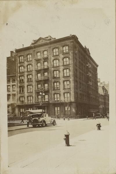 Manhattan: 5th Avenue - 9th Street, 1933