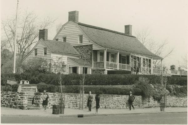 Broadway - 204th Street, northwest corner