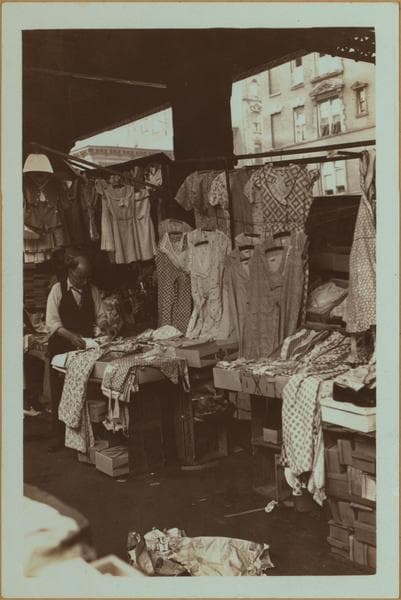 Occupations - Peddlers - Clothing - Dry goods., 1934
