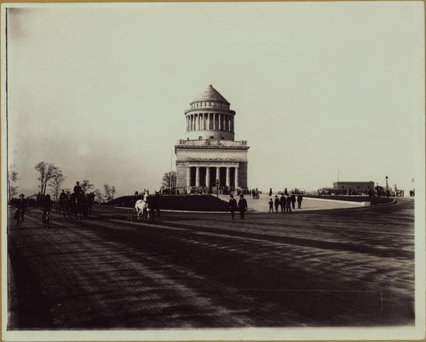 Manhattan: Riverside Drive - 122nd Street (West), 1945