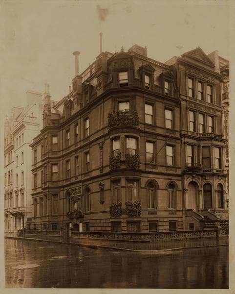 Manhattan: 5th Avenue - 80th Street, 1920