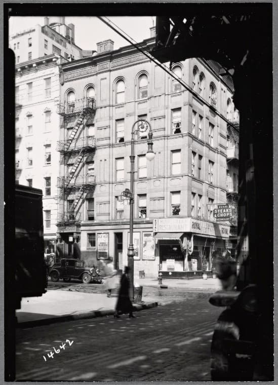 Street view; Royal Hungarian Restaurant: 2nd Ave.-/e. 78th St., Manhattan, 1935